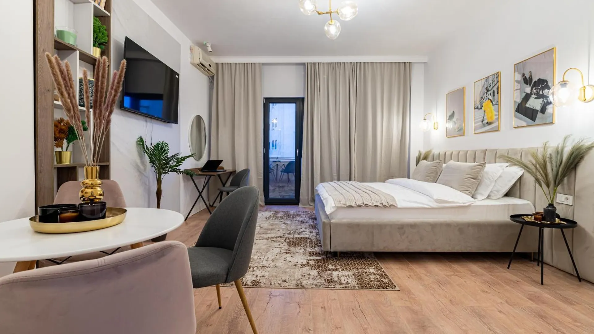 Central Square Haven B With Balcony Bucharest Apartment