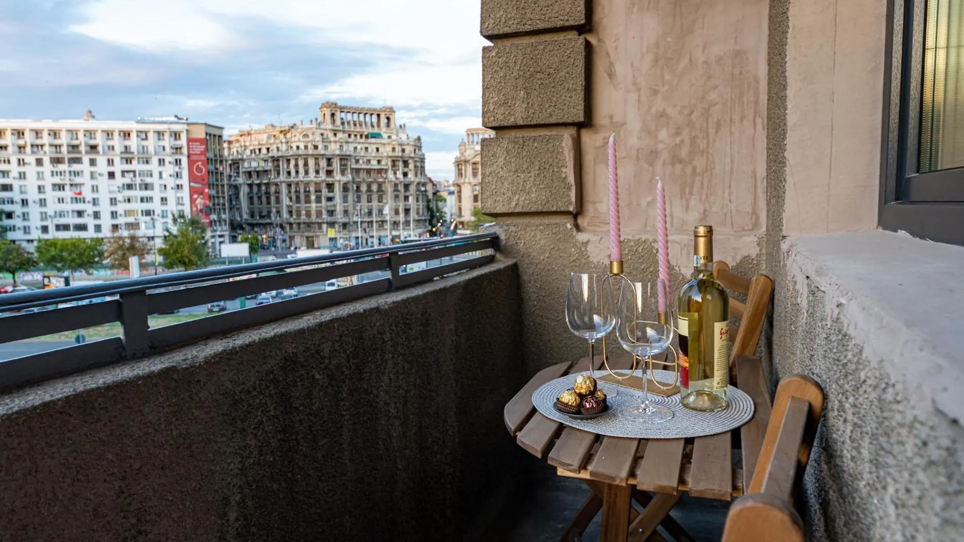 Central Square Haven B With Balcony Bucharest Apartment